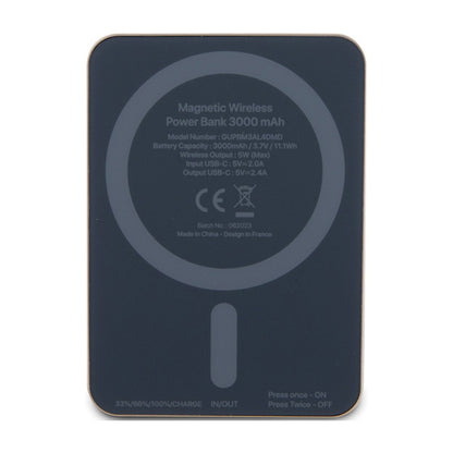 Guess 4G Strassed Metal Logo MagSafe – indukcinis 3000 mAh 5W MagSafe maitinimo blokas (auksinis)