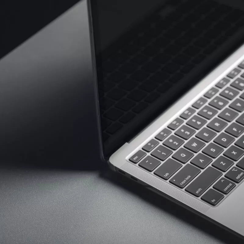 Moshi iVisorXT – ekrano apsauga, skirta „MacBook Pro 14“ (M3/M2/M1/2023–2021) (juodas rėmelis)