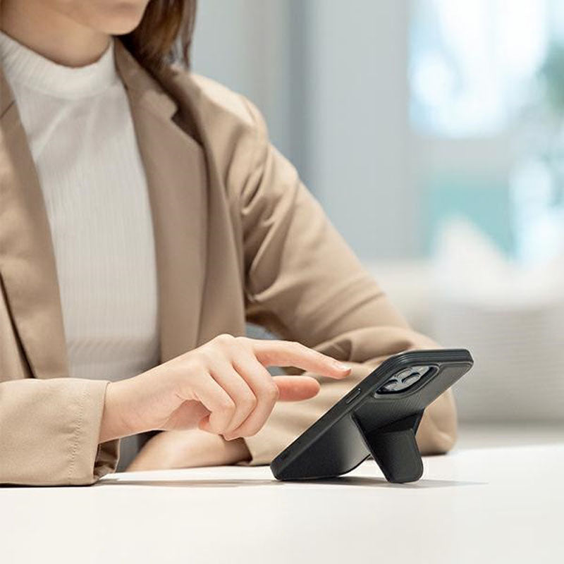 UNIQ Transforma MagSafe – dėklas, skirtas iPhone 13 (juodas)