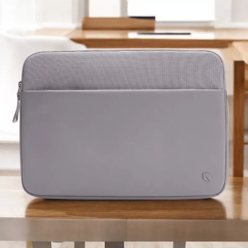 Incase A.R.C. įmautė – dėklas su kišenėle, skirtas MacBook Pro 14" (M4/M3/M2/M1/2024-2021) (pilka)