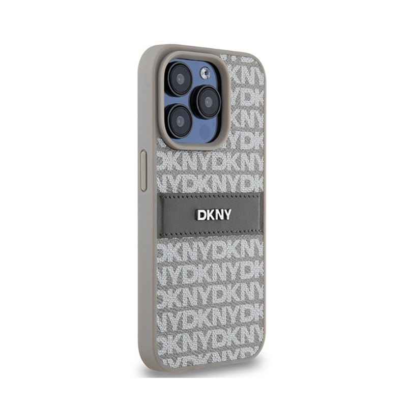 DKNY Dėklas iPhone 15 Pro, odinis, su mono juosta ir metaliniu logotipu (smėlio spalvos)