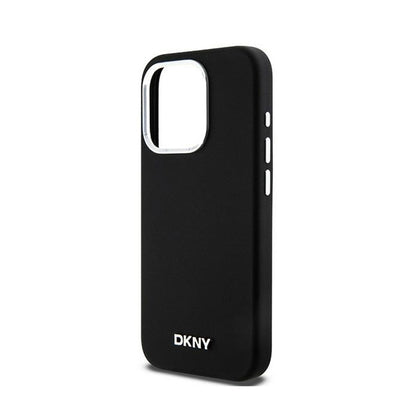 DKNY Liquid Silicone Small Metal Logo MagSafe – dėklas, skirtas iPhone 15 Pro (juodas)