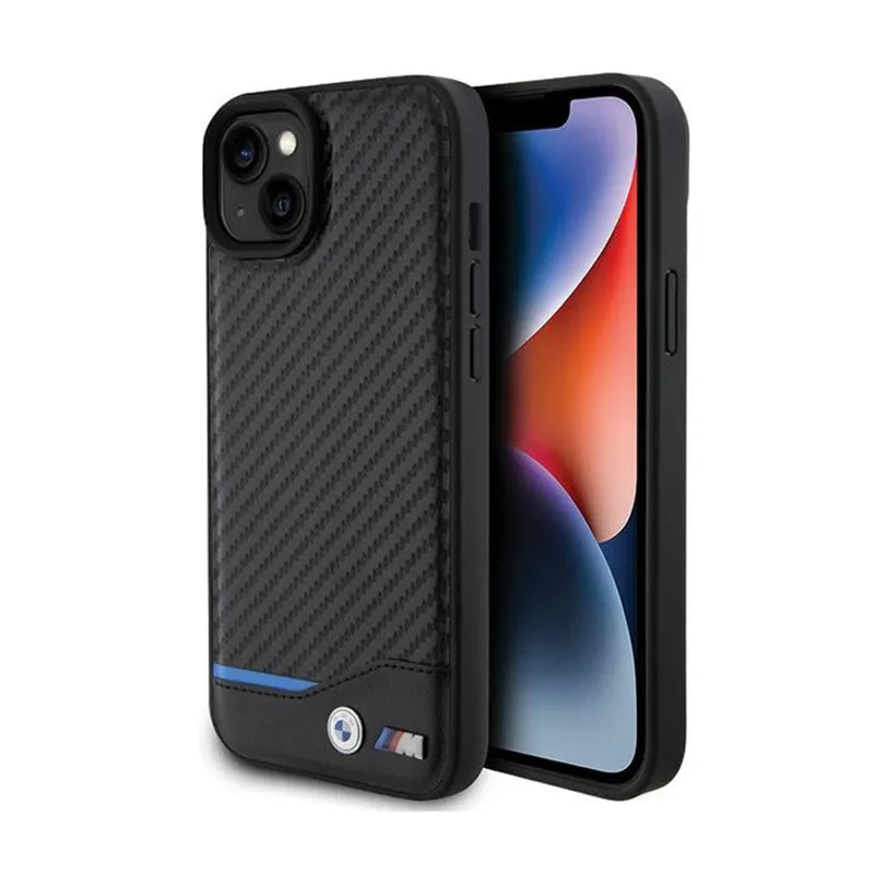 BMW od odos, karbono, su mėlyna linija – dėklas iPhone 15 Plus (juodas)