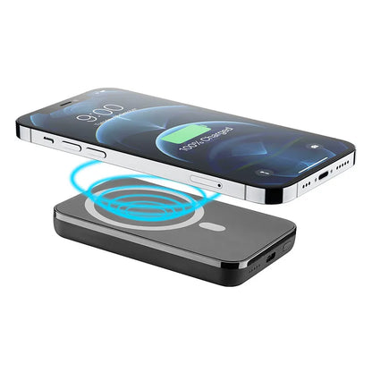 Cellularline MAG 5000 – 5000 mAh 7,5 W indukcinis maitinimo blokas su „MagSafe“ (juodas)