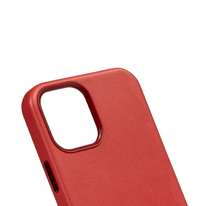 Crong Essential Cover - PU odos dėklas iPhone 12 / iPhone 12 Pro (Raudonas)