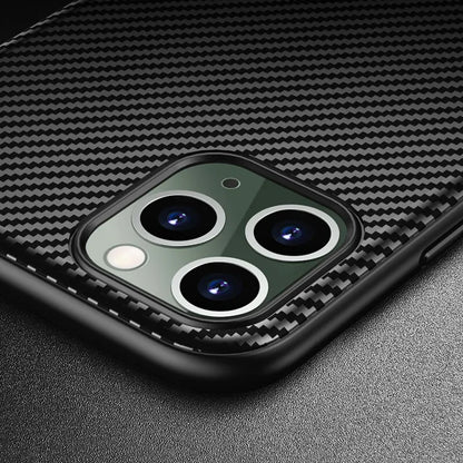 Crong Prestige Carbon dėklas – iPhone 11 Pro dėklas (juodas)