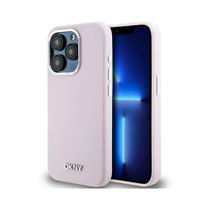 DKNY skystas silikonas mažas metalo logotipas MagSafe – dėklas, skirtas „iPhone 15 Pro“ (rožinis)