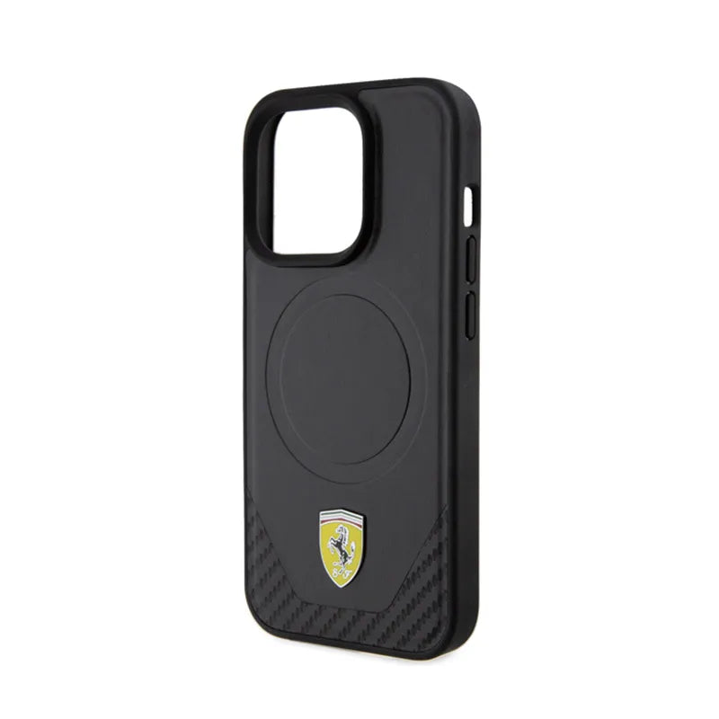Ferrari Carbon Metal Logo MagSafe – dėklas, skirtas iPhone 15 Pro (juodas)