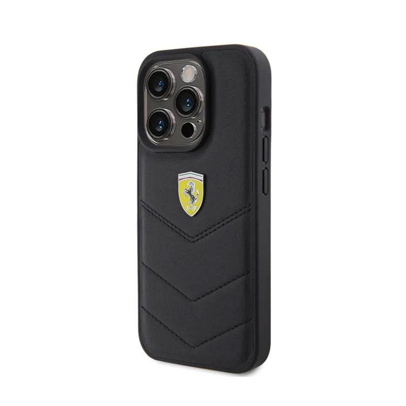 Ferrari dygsniuotas metalo logotipas – dėklas, skirtas iPhone 15 Pro (juodas)