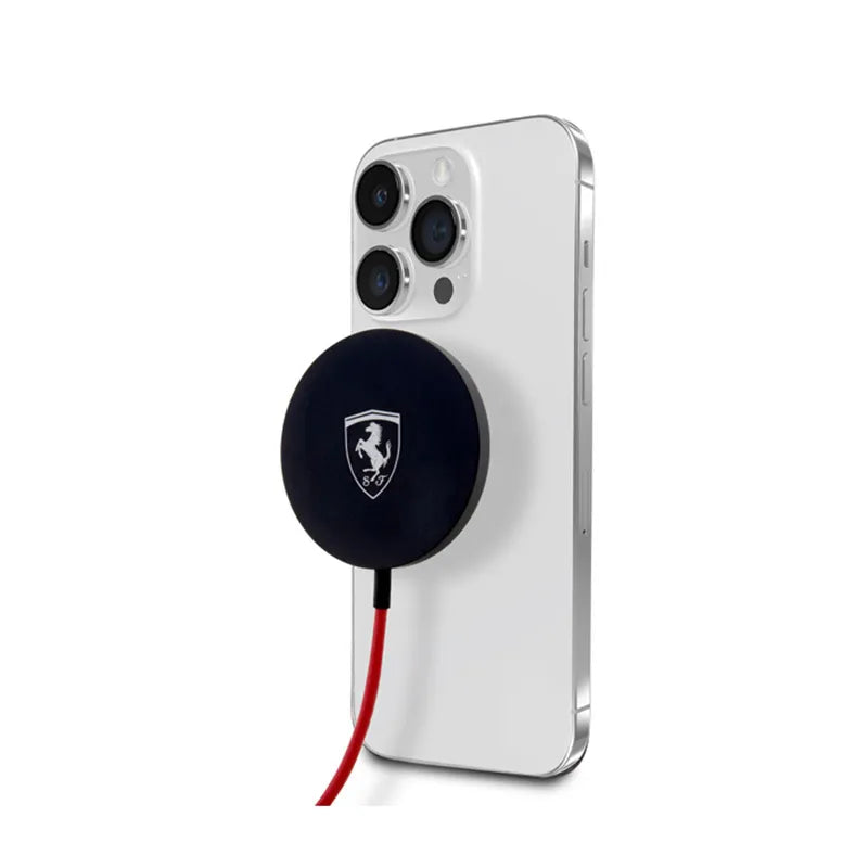 Ferrari MagSafe Shield Logo – 15W MagSafe indukcinis įkroviklis (juodas)