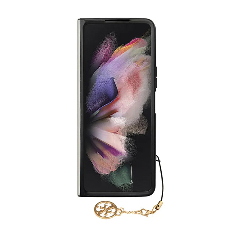 Guess 4G Charms kolekcija – „Samsung Galaxy Z Fold 5“ dėklas (rudas)