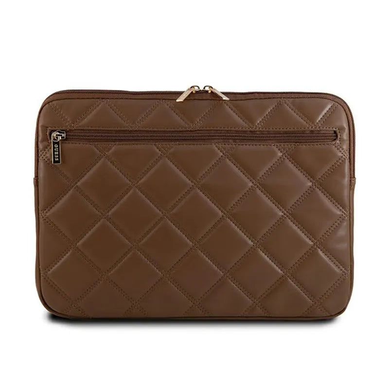 Guess Quilted 4G Sleeve – nešiojamojo kompiuterio dėklas 13 colių / 14 colių (ruda)