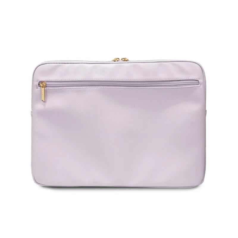 Guess Triangle 4G Sleeve - Nešiojamojo kompiuterio dėklas 13" / 14" (violetinis)