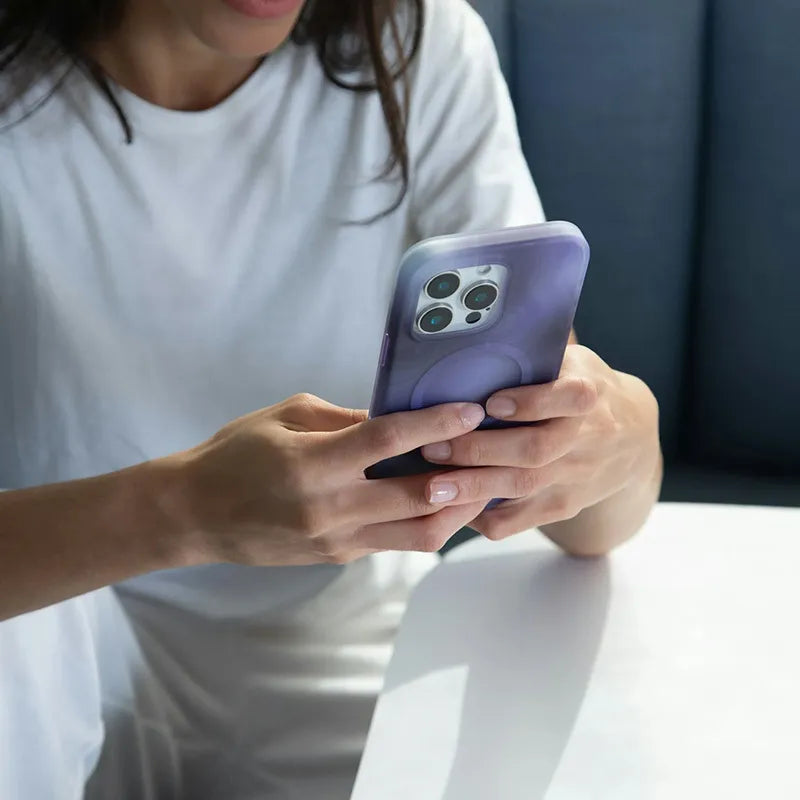 Incase Halo MagSafe dėklas – dėklas, skirtas iPhone 16 Pro Max (Oil Slick Lilac)