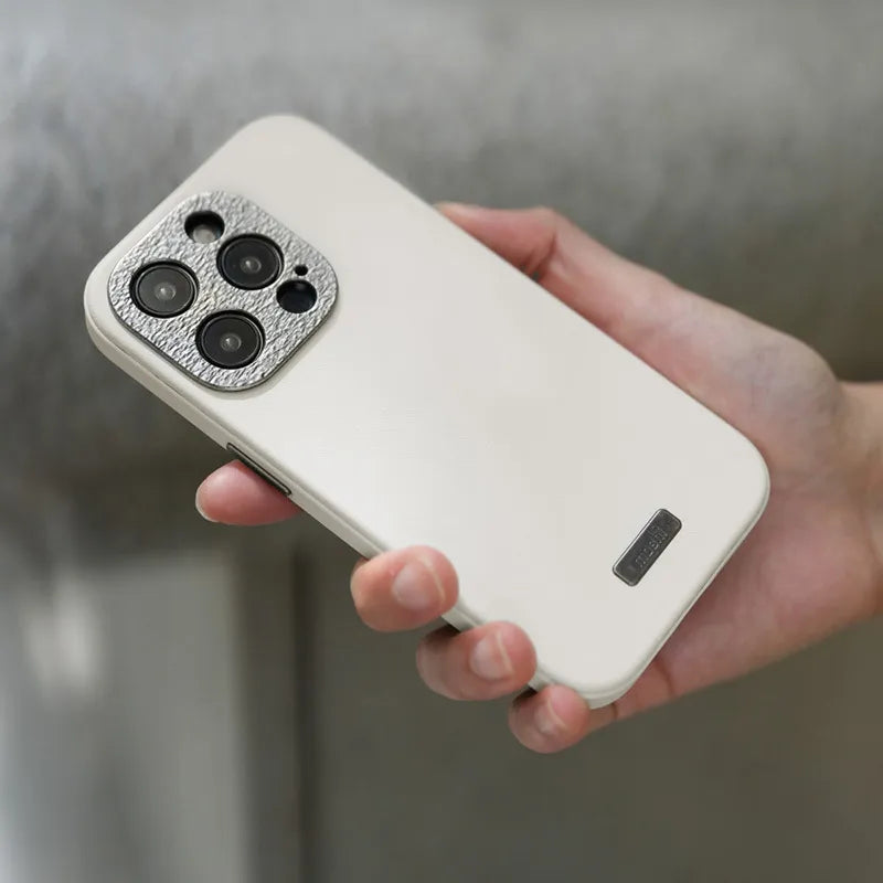 Moshi Napa MagSafe – odinis dėklas, skirtas „iPhone 15 Plus“ („Eggnog White“)