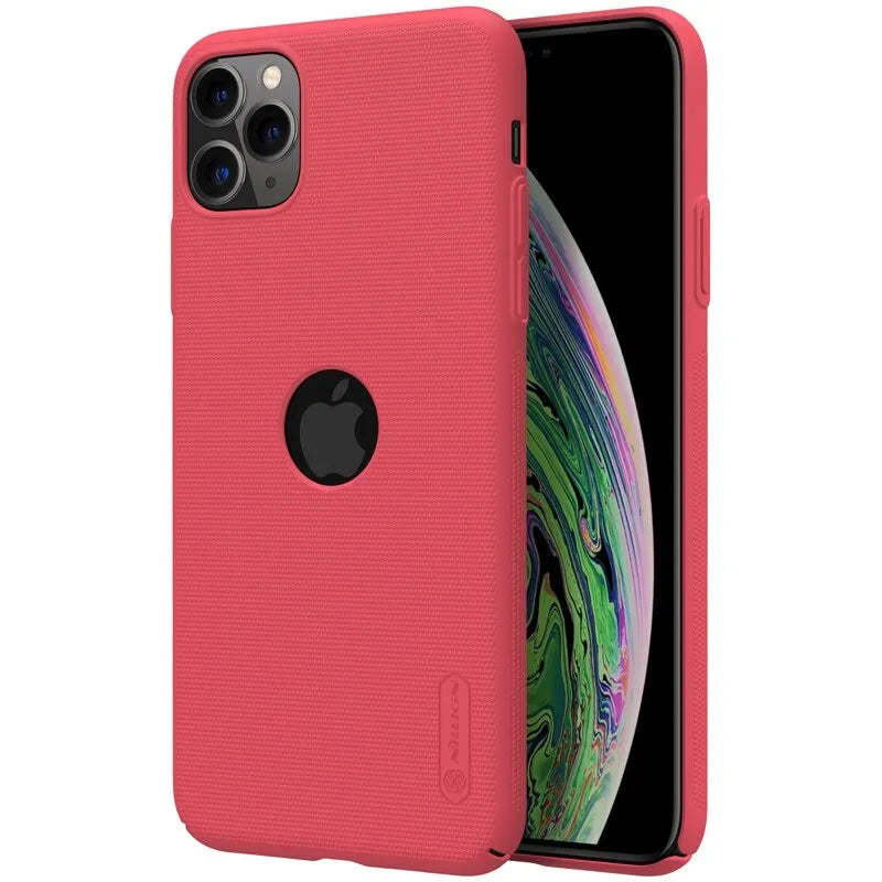 Nillkin Super Frosted Shield – dėklas, skirtas Apple iPhone 11 Pro Max, su išpjova logotipui (ryškiai raudonas)
