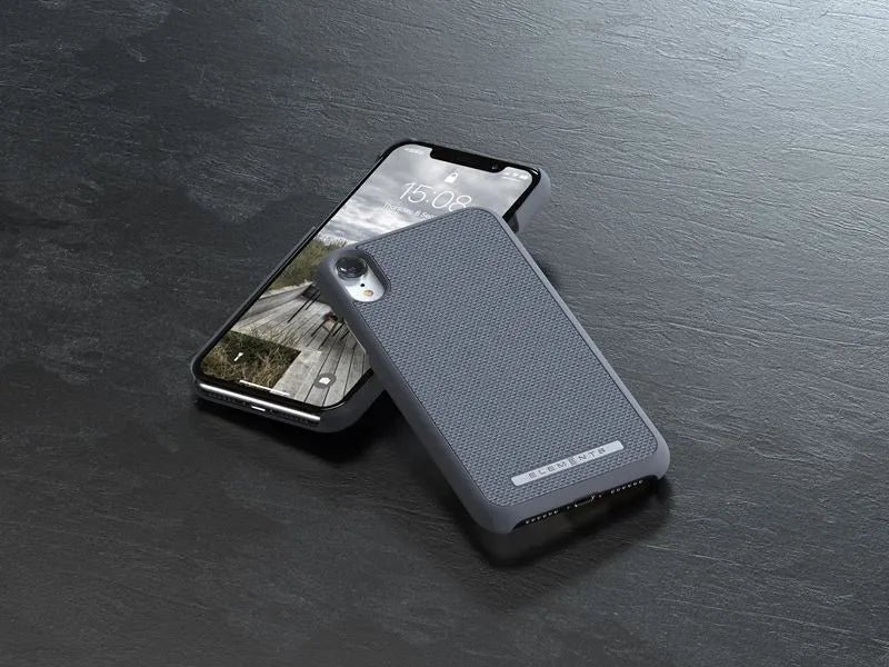 "Nordic Elements Original Idun" - "iPhone XR" dėklas (vidutinio pilkumo)