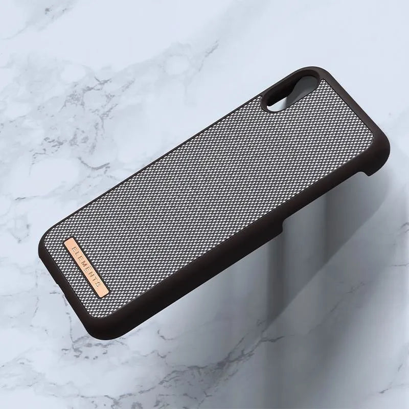 Nordic Elements Saeson Idun – dėklas, skirtas „iPhone XR“ (tamsiai rudas raštas 1)