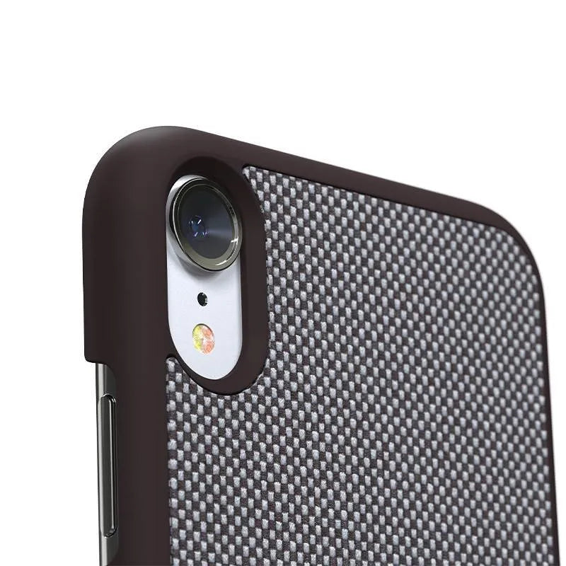 Nordic Elements Saeson Idun – dėklas, skirtas „iPhone XR“ (tamsiai rudas raštas 1)