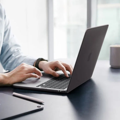 Spigen AirSkin - MacBook Air 13,6" dėklas (M5/M4/M3/M2/2026-2022) (matinė juoda)