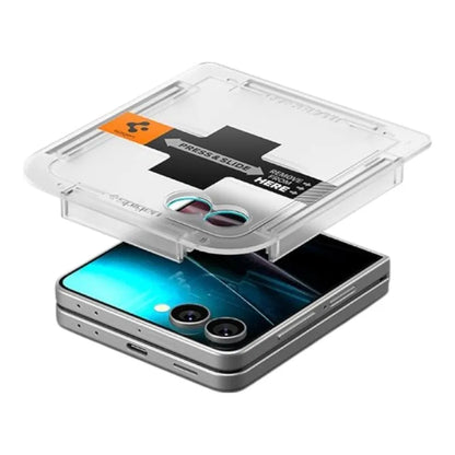 Spigen GLAS.TR EZ Fit HD – grūdintas stiklas, skirtas „Samsung Galaxy Z Flip 7“