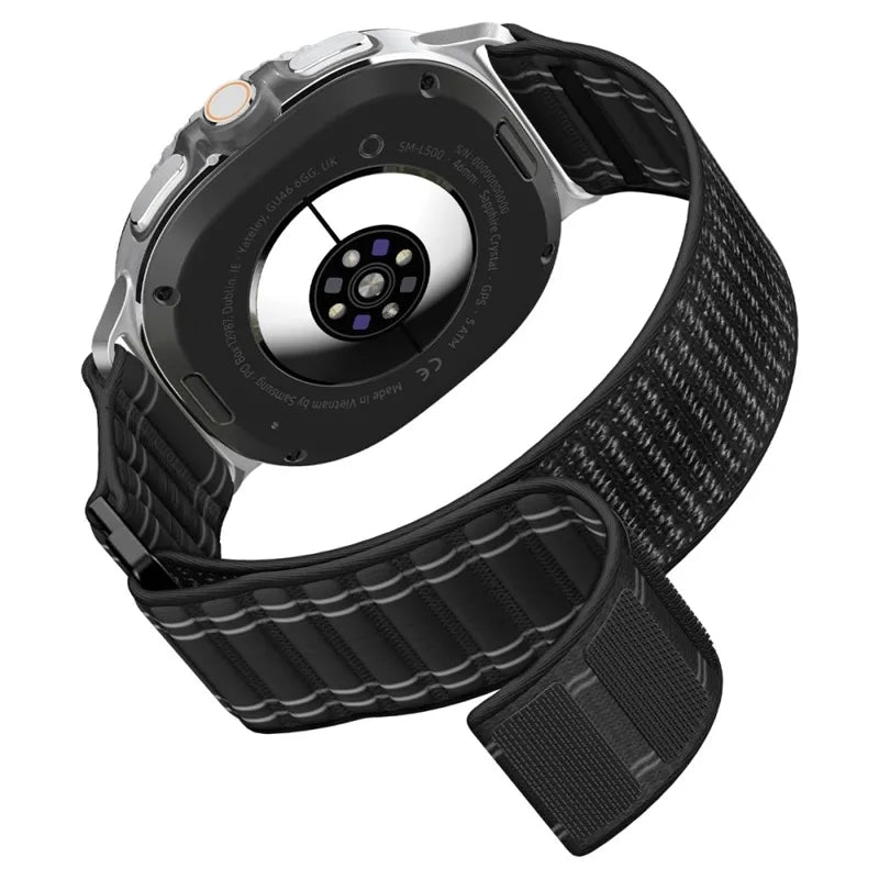 Spigen WBF0 dirželis - juostelė, skirta Samsung Galaxy Watch 8 / 8 Classic 40 / 44 / 46 mm (Juodas) Spigen
