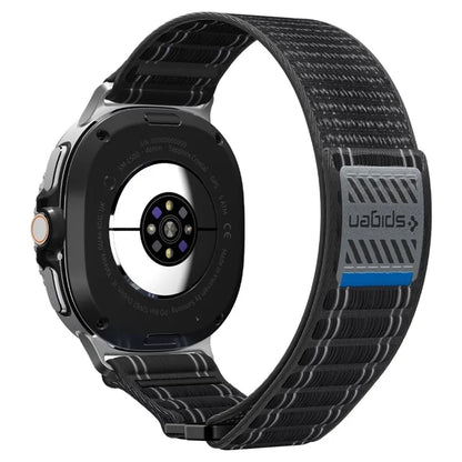 Spigen WBF0 dirželis - juostelė, skirta Samsung Galaxy Watch 8 / 8 Classic 40 / 44 / 46 mm (Juodas) Spigen
