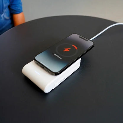 STM ChargeTree MAG – 3-in-1 mobilusis belaidis įkroviklis su MagSafe (baltas)