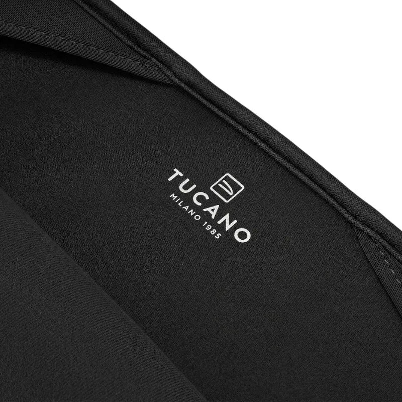 Tucano Colore2 – dėklas „MacBook Air 13“ (M5 / M4 / M3 / M2 / M1 / 2026–2018) / „Pro 13“ / nešiojamajam kompiuteriui 12“ (juodas)