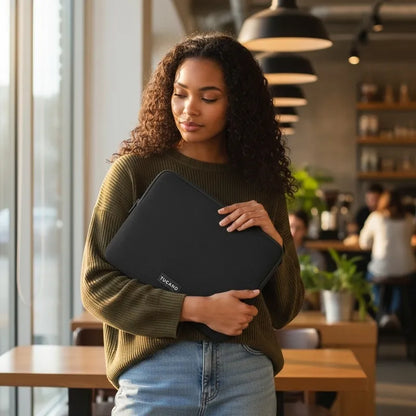 Tucano Colore2 – Dėklas MacBook Pro 15” / Nešiojamam kompiuteriui 14” / 13” (Juodas)