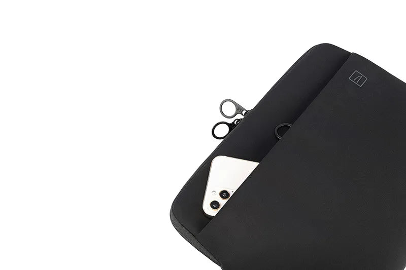 Tucano Top Second Skin – dėklas MacBook Pro 14" („M5/M4/M3/M2/M1/2026-2021“ modeliams) (juodas)