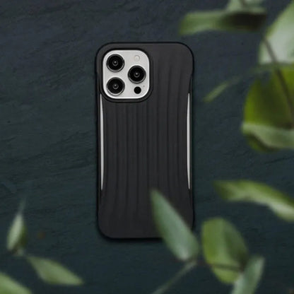 X-Doria Raptic Clutch – Biologiškai skaidomas dėklas, skirtas „iPhone 14 Plus“ (atsparus kritimui iki 3 m) (juodas)
